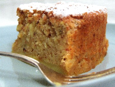 Torta con mele, mandorle e cardamomo